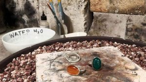 Read more about the article How to Choose Handmade Jewellery That Truly Reflects Your Style